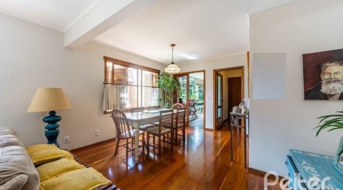 Apartamento à venda com 139m², 3 dormitórios, 1 suíte, 2 vagas, no bairro Tristeza em Porto Alegre