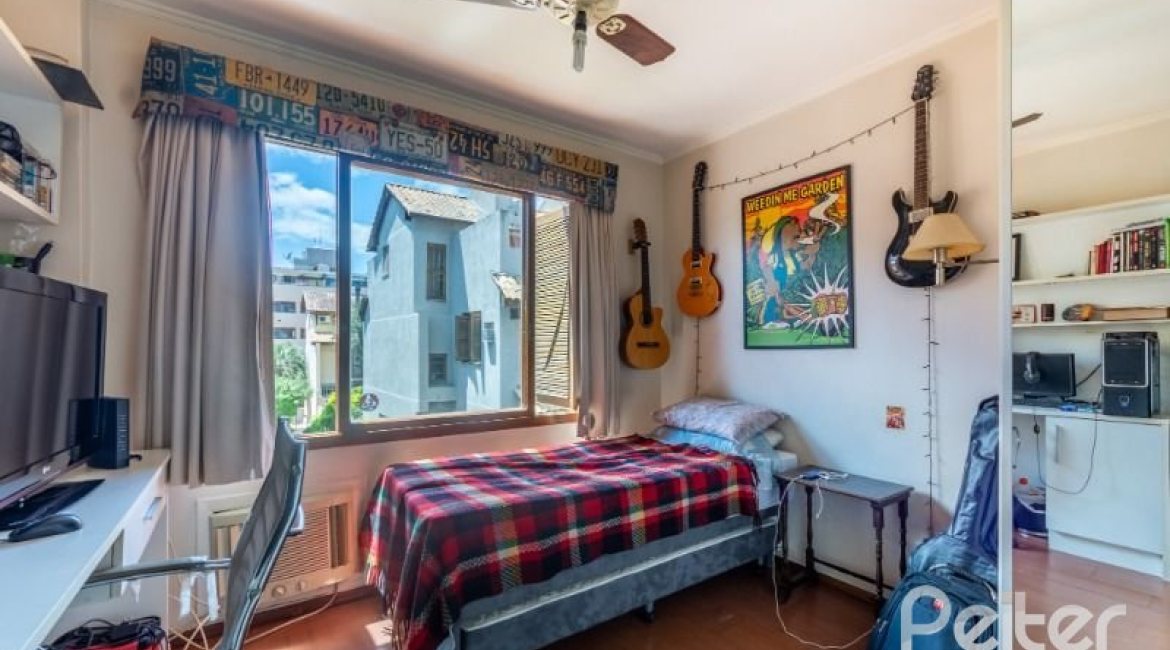 Apartamento à venda com 139m², 3 dormitórios, 1 suíte, 2 vagas, no bairro Tristeza em Porto Alegre