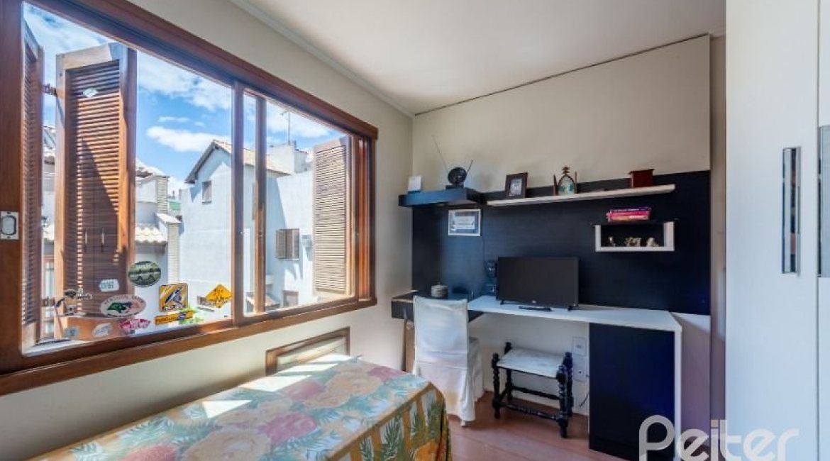 Apartamento à venda com 139m², 3 dormitórios, 1 suíte, 2 vagas, no bairro Tristeza em Porto Alegre
