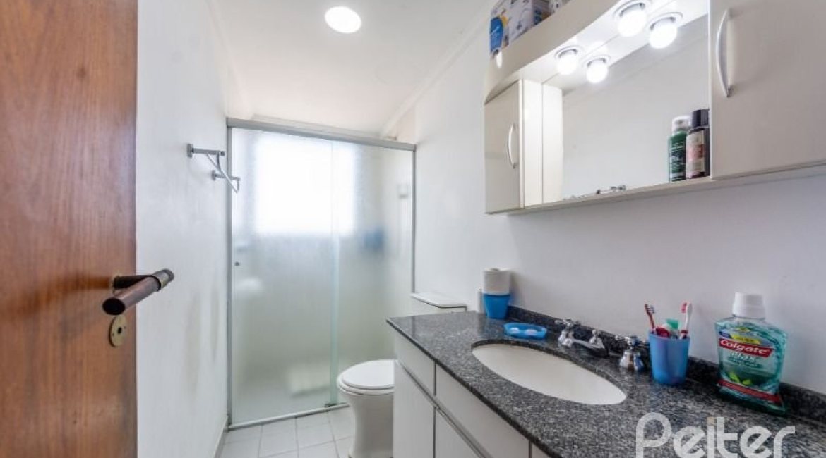 Apartamento à venda com 139m², 3 dormitórios, 1 suíte, 2 vagas, no bairro Tristeza em Porto Alegre