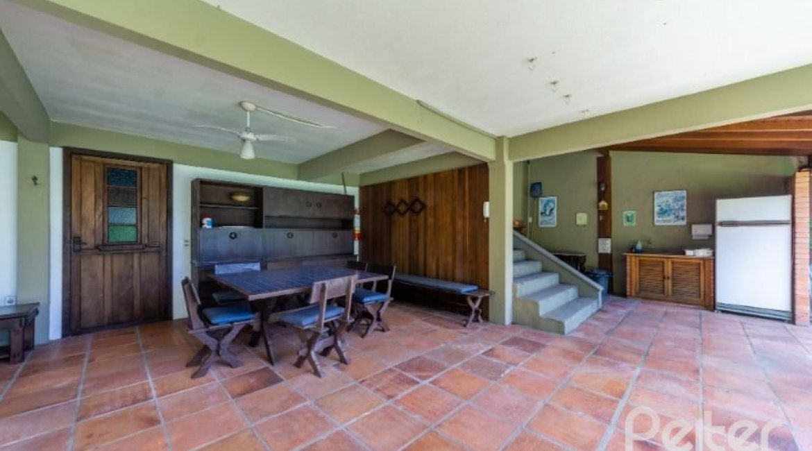 Apartamento à venda com 139m², 3 dormitórios, 1 suíte, 2 vagas, no bairro Tristeza em Porto Alegre