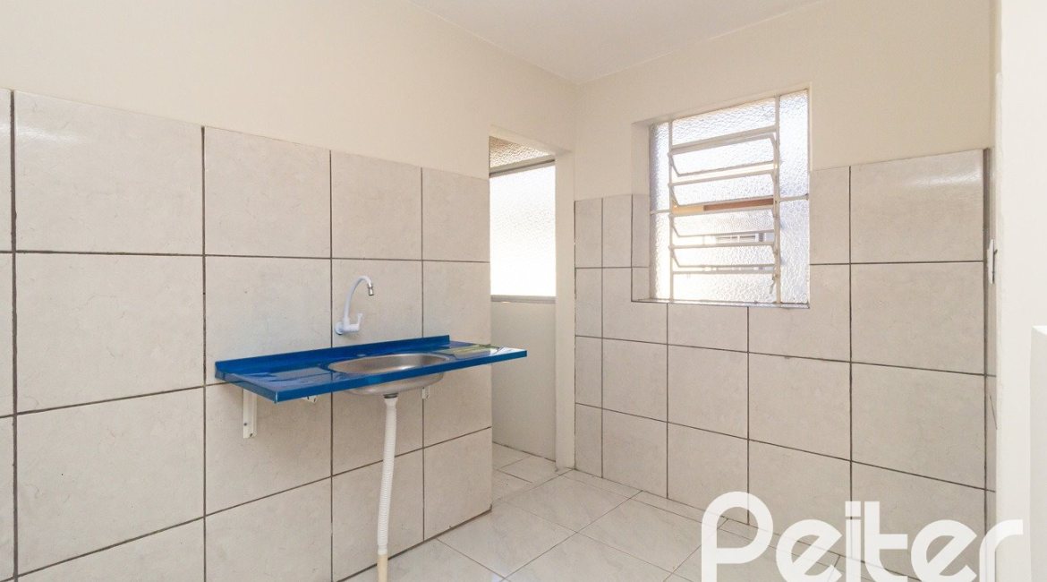 Apartamento à venda com 61m², 2 dormitórios, no bairro Tristeza em Porto Alegre