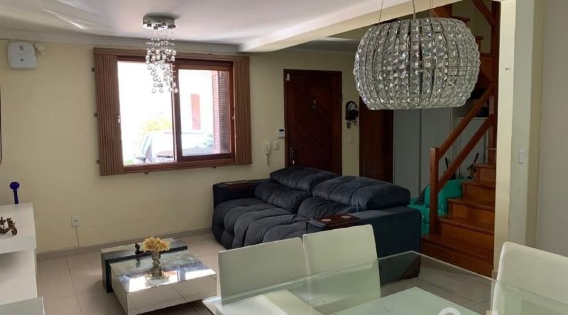 Casa em Condomínio à venda com 122m², 3 dormitórios, 1 suíte, 2 vagas, no bairro Cristal em Porto Alegre