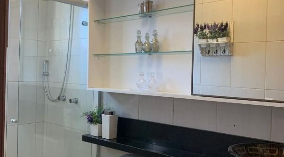 Casa em Condomínio à venda com 122m², 3 dormitórios, 1 suíte, 2 vagas, no bairro Cristal em Porto Alegre