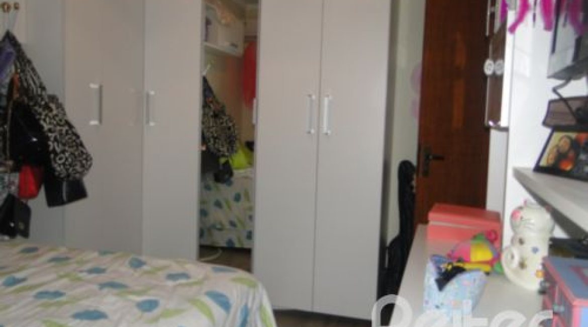 Casa em Condomínio à venda com 122m², 3 dormitórios, 1 suíte, 2 vagas, no bairro Cristal em Porto Alegre