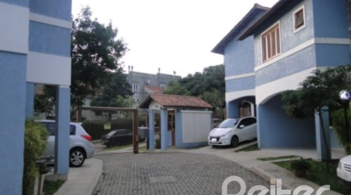 Casa em Condomínio à venda com 122m², 3 dormitórios, 1 suíte, 2 vagas, no bairro Cristal em Porto Alegre