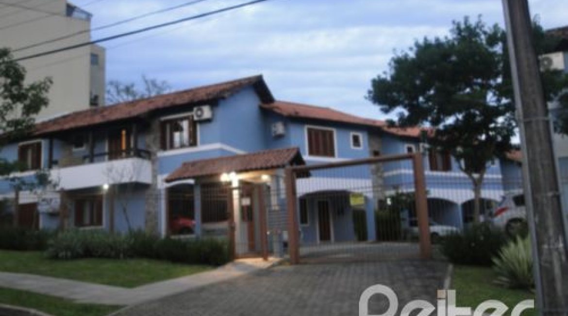 Casa em Condomínio à venda com 122m², 3 dormitórios, 1 suíte, 2 vagas, no bairro Cristal em Porto Alegre
