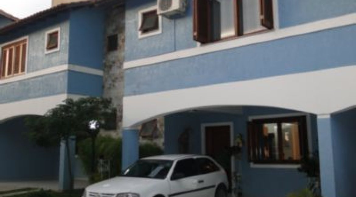 Casa em Condomínio à venda com 122m², 3 dormitórios, 1 suíte, 2 vagas, no bairro Cristal em Porto Alegre