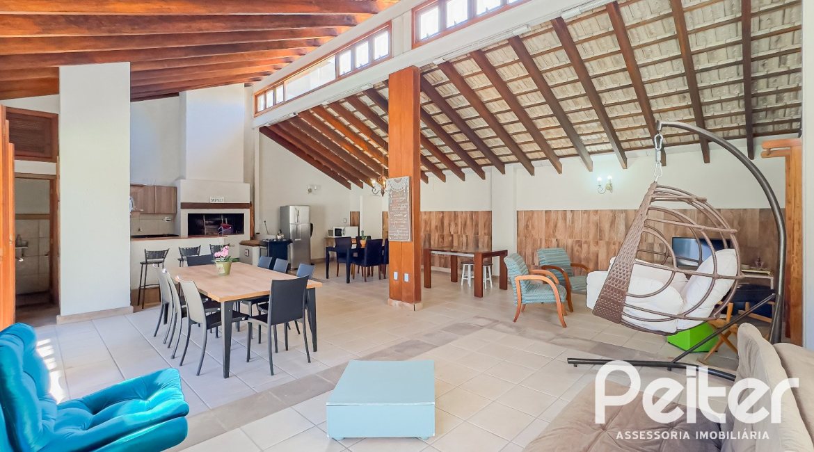 Casa à venda com 350m², 6 dormitórios, 1 suíte, 4 vagas, no bairro Tristeza em Porto Alegre