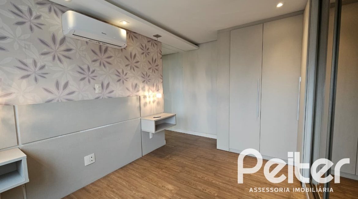 Apartamento à venda com 102m², 3 dormitórios, 1 suíte, 2 vagas, no bairro Tristeza em PORTO ALEGRE