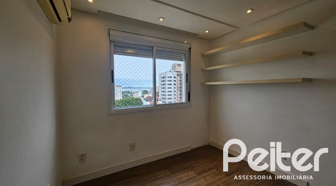 Apartamento à venda com 102m², 3 dormitórios, 1 suíte, 2 vagas, no bairro Tristeza em PORTO ALEGRE