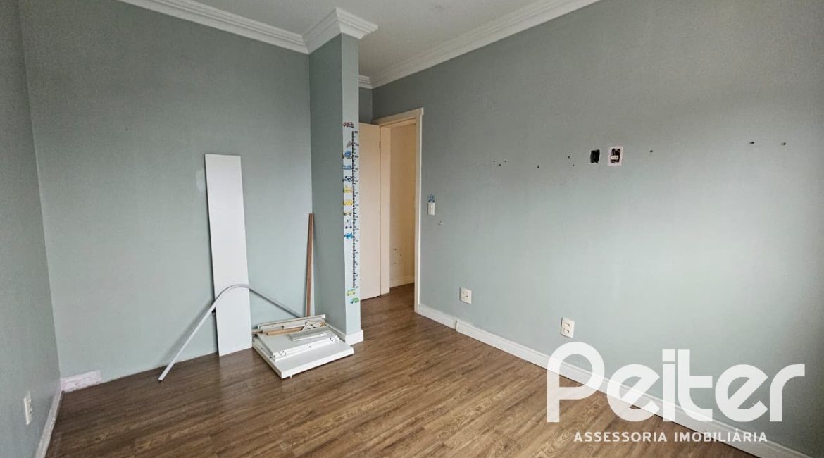 Apartamento à venda com 102m², 3 dormitórios, 1 suíte, 2 vagas, no bairro Tristeza em PORTO ALEGRE