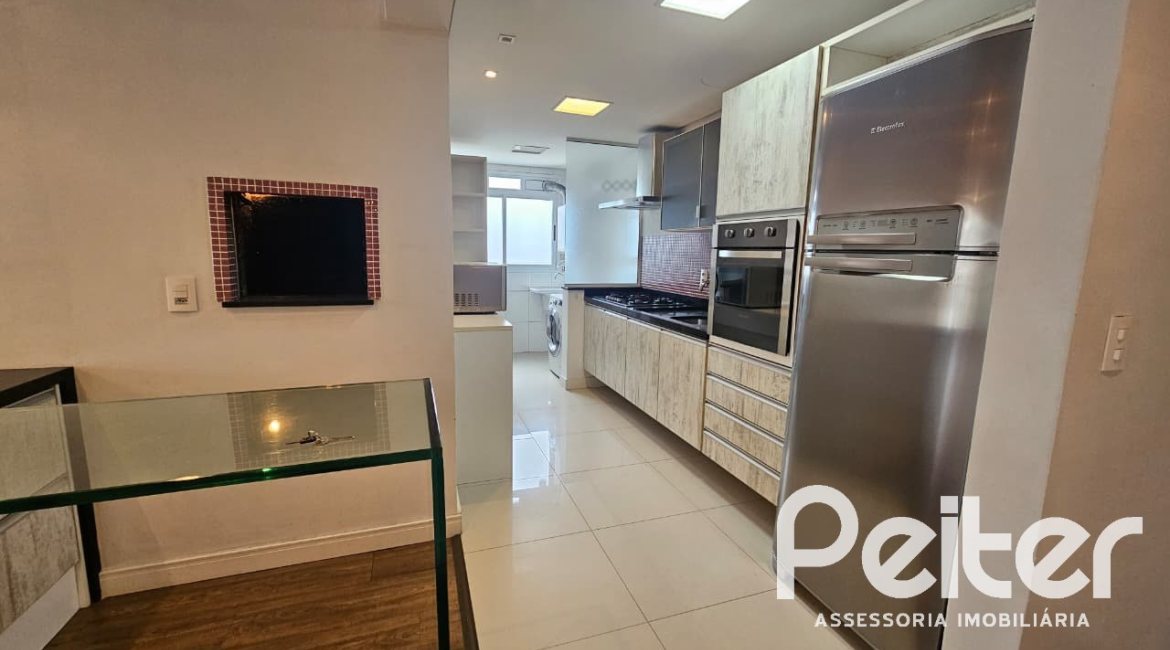 Apartamento à venda com 102m², 3 dormitórios, 1 suíte, 2 vagas, no bairro Tristeza em PORTO ALEGRE