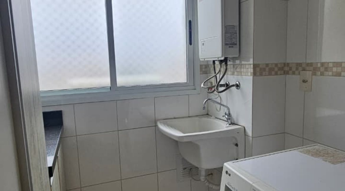 Apartamento à venda com 102m², 3 dormitórios, 1 suíte, 2 vagas, no bairro Tristeza em PORTO ALEGRE
