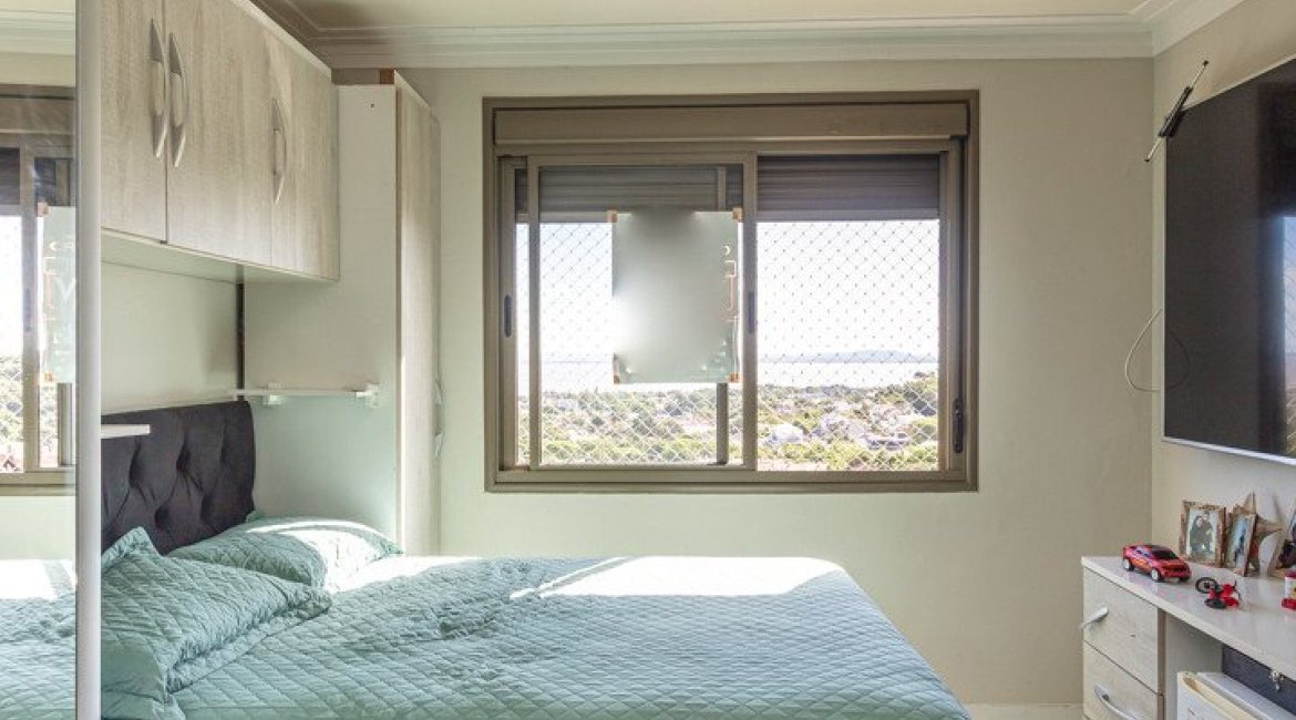 Apartamento à venda com 89m², 3 dormitórios, 1 suíte, 2 vagas, no bairro Ipanema em PORTO ALEGRE