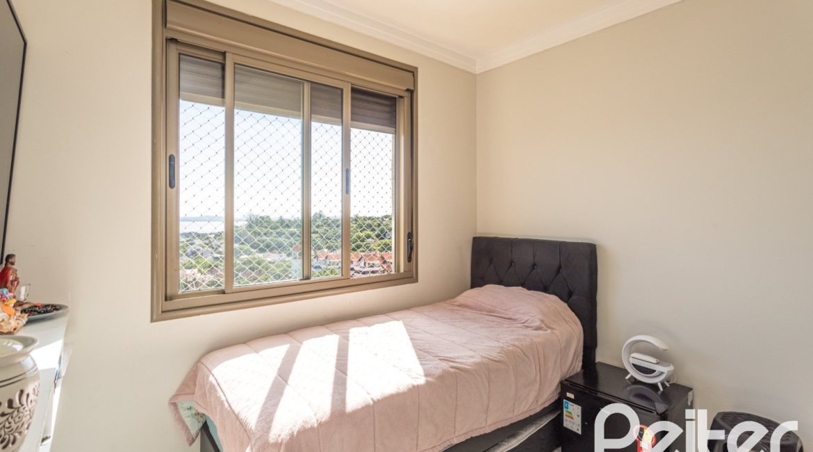 Apartamento à venda com 89m², 3 dormitórios, 1 suíte, 2 vagas, no bairro Ipanema em PORTO ALEGRE