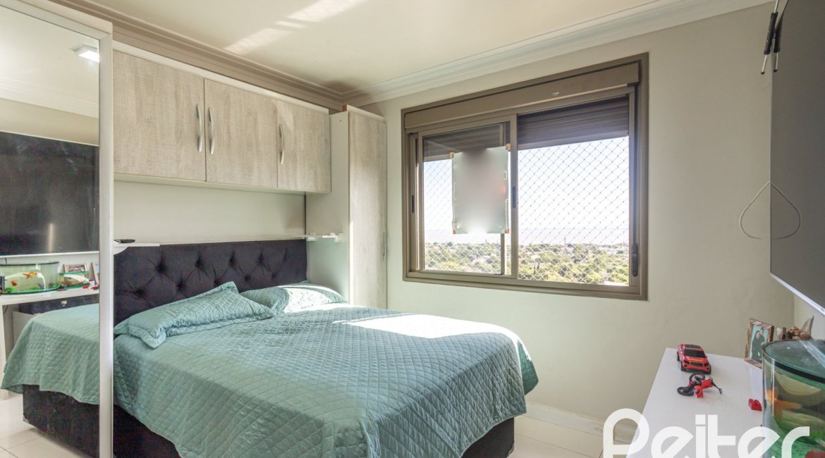 Apartamento à venda com 89m², 3 dormitórios, 1 suíte, 2 vagas, no bairro Ipanema em PORTO ALEGRE