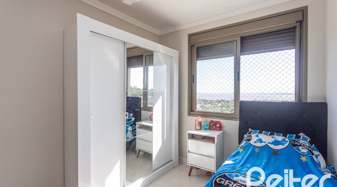 Apartamento à venda com 89m², 3 dormitórios, 1 suíte, 2 vagas, no bairro Ipanema em PORTO ALEGRE