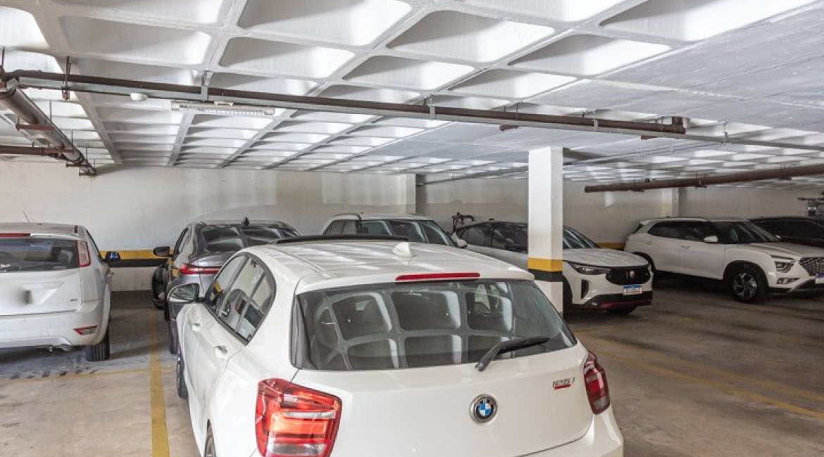 Apartamento à venda com 89m², 3 dormitórios, 1 suíte, 2 vagas, no bairro Ipanema em PORTO ALEGRE