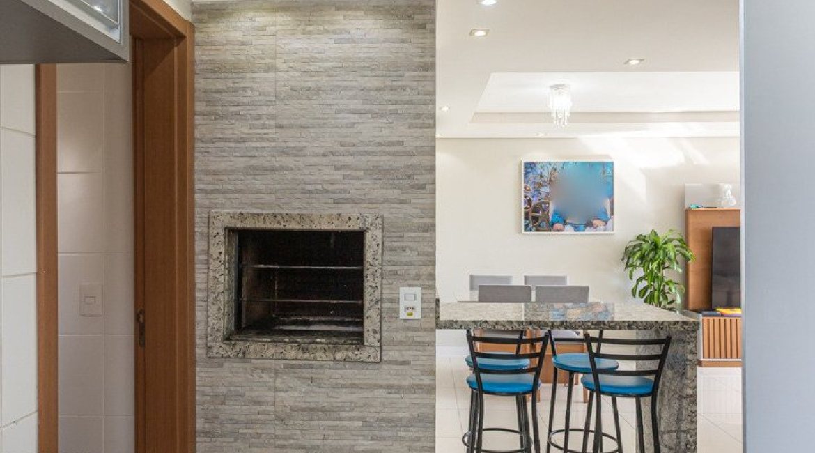 Apartamento à venda com 89m², 3 dormitórios, 1 suíte, 2 vagas, no bairro Ipanema em PORTO ALEGRE