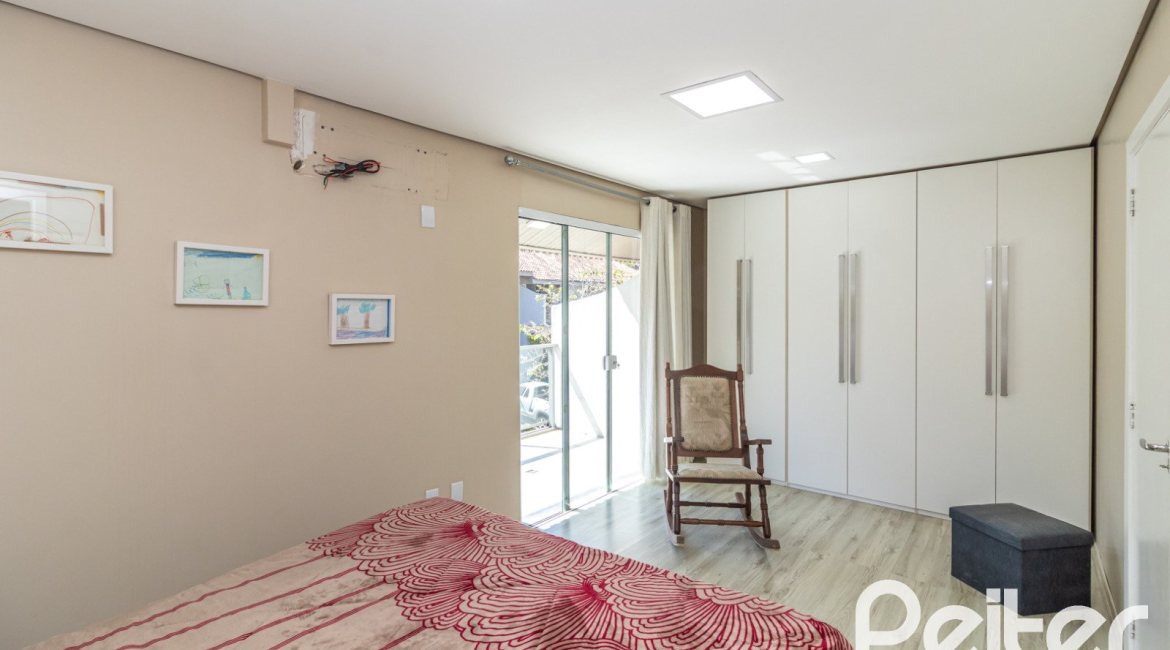 Casa em Condomínio à venda com 159m², 3 dormitórios, 1 suíte, 2 vagas, no bairro Tristeza em Porto Alegre