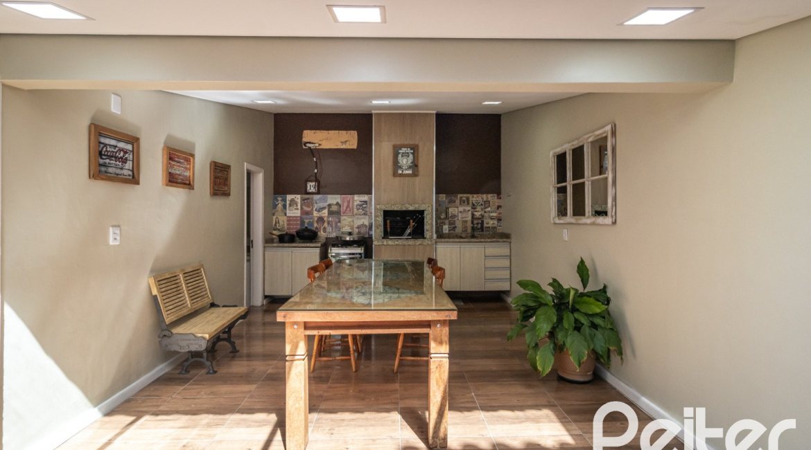 Casa em Condomínio à venda com 159m², 3 dormitórios, 1 suíte, 2 vagas, no bairro Tristeza em Porto Alegre