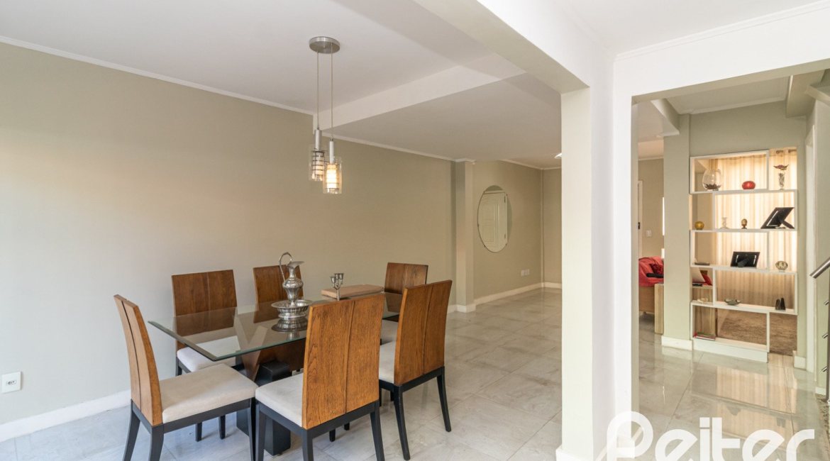 Casa em Condomínio à venda com 159m², 3 dormitórios, 1 suíte, 2 vagas, no bairro Tristeza em Porto Alegre