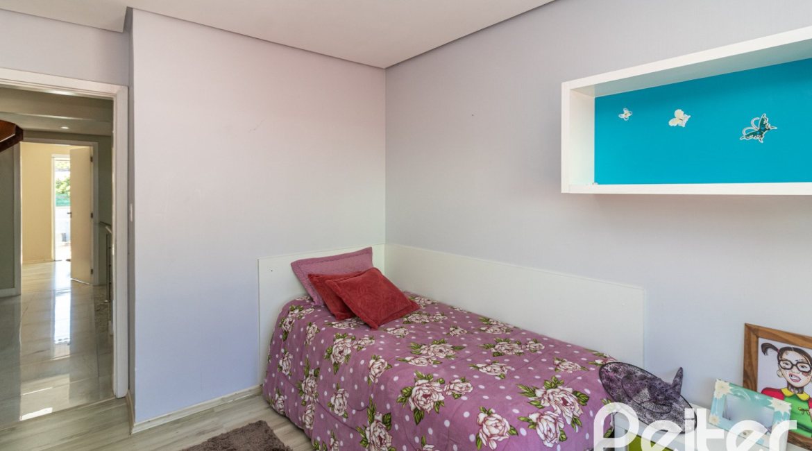 Casa em Condomínio à venda com 159m², 3 dormitórios, 1 suíte, 2 vagas, no bairro Tristeza em Porto Alegre