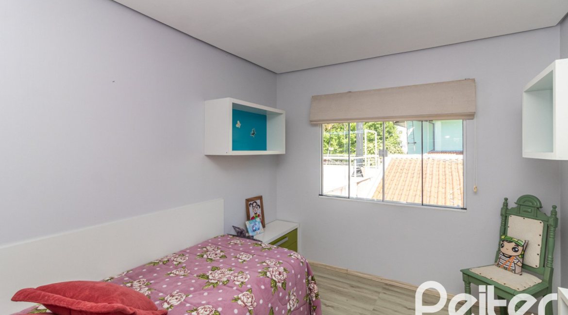 Casa em Condomínio à venda com 159m², 3 dormitórios, 1 suíte, 2 vagas, no bairro Tristeza em Porto Alegre