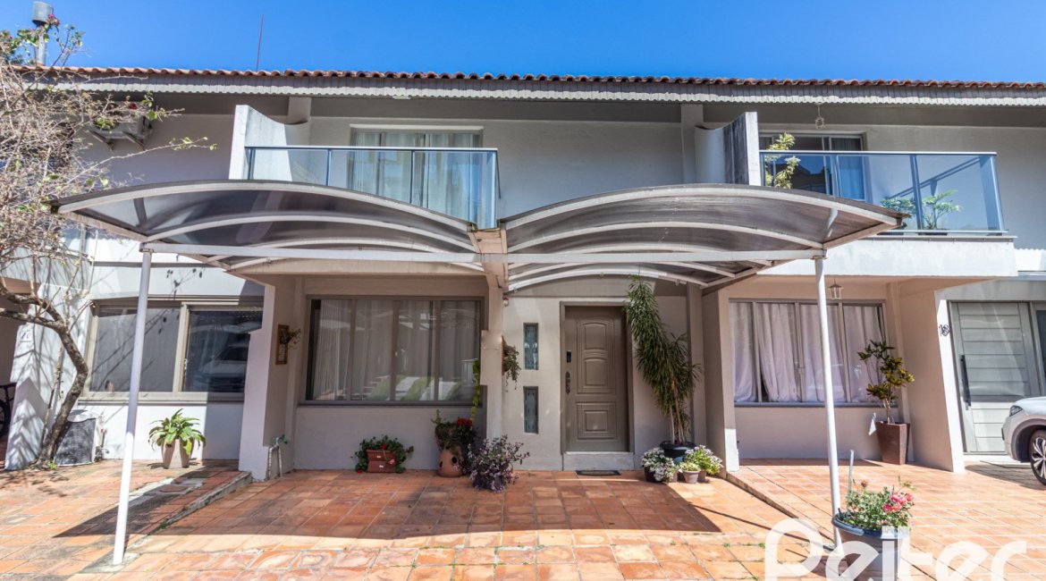 Casa em Condomínio à venda com 159m², 3 dormitórios, 1 suíte, 2 vagas, no bairro Tristeza em Porto Alegre