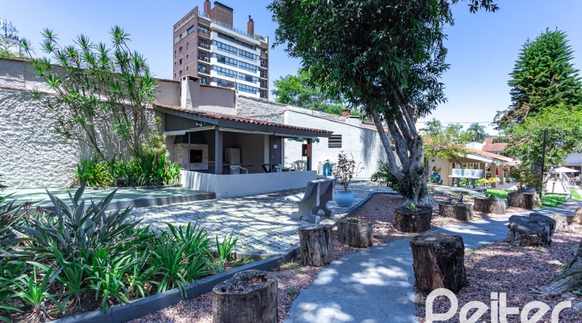 Casa em Condomínio à venda com 159m², 3 dormitórios, 1 suíte, 2 vagas, no bairro Tristeza em Porto Alegre