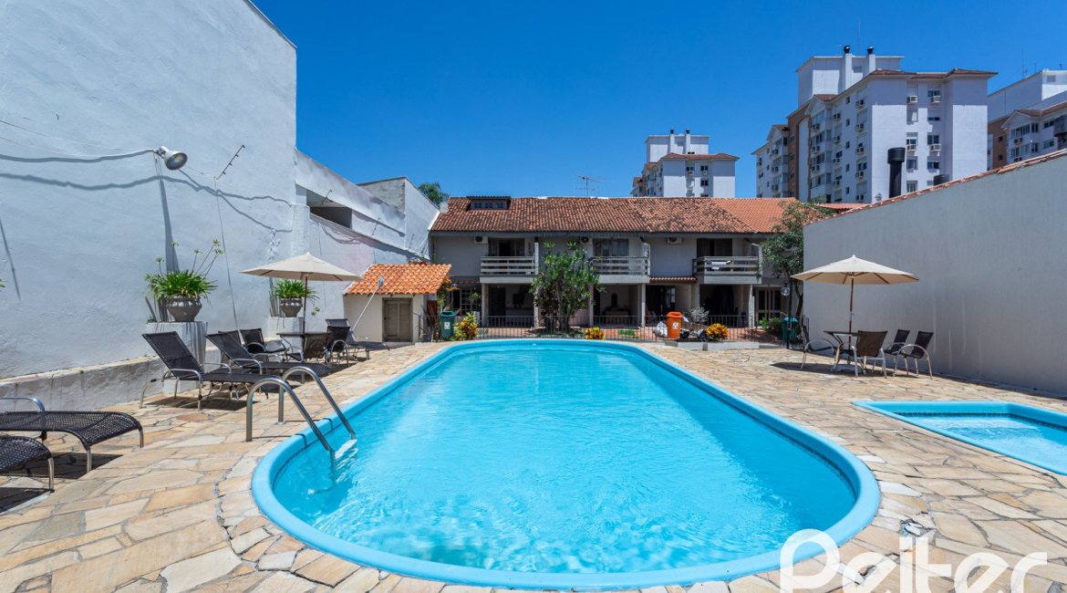 Casa em Condomínio à venda com 159m², 3 dormitórios, 1 suíte, 2 vagas, no bairro Tristeza em Porto Alegre