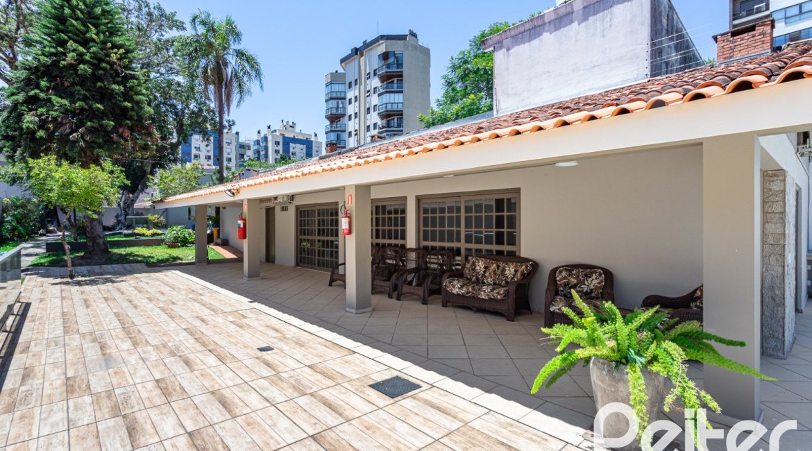 Casa em Condomínio à venda com 159m², 3 dormitórios, 1 suíte, 2 vagas, no bairro Tristeza em Porto Alegre