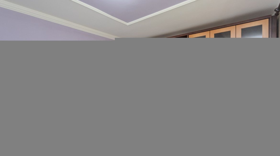 Casa à venda com 290m², 3 dormitórios, 1 suíte, 2 vagas, no bairro Ipanema em Porto Alegre