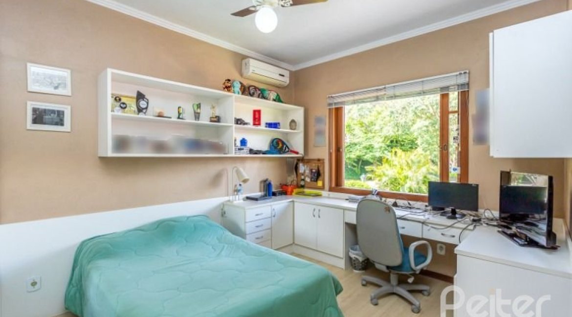 Casa em Condomínio à venda com 600m², 5 dormitórios, 5 suítes, 4 vagas, no bairro Cavalhada em Porto Alegre