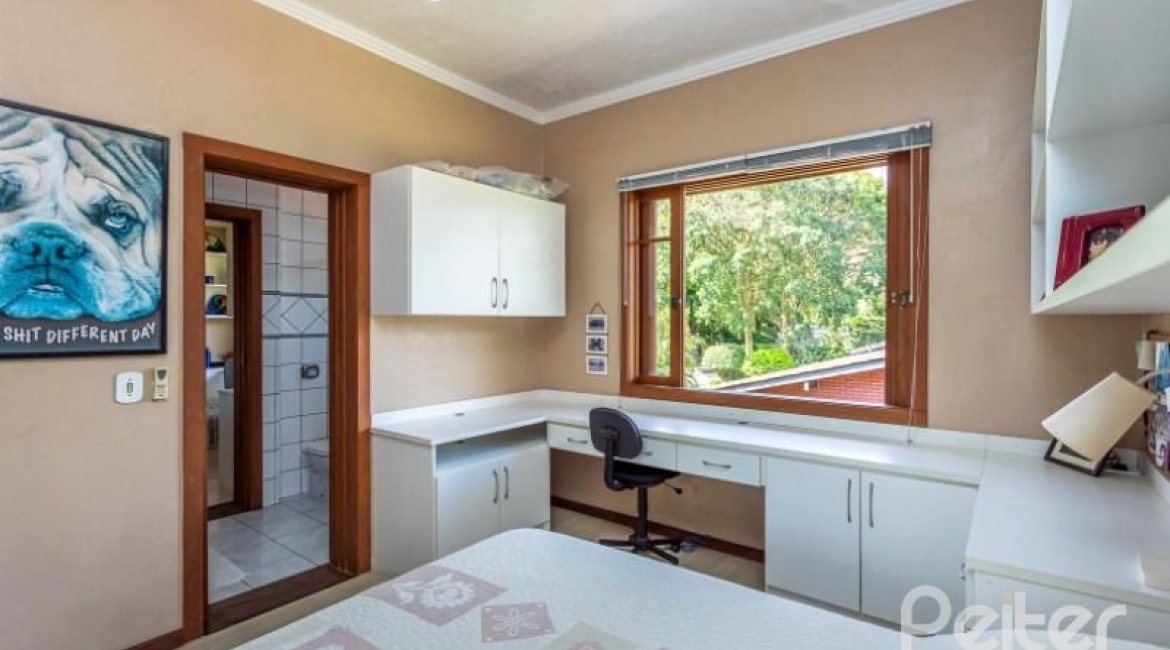 Casa em Condomínio à venda com 600m², 5 dormitórios, 5 suítes, 4 vagas, no bairro Cavalhada em Porto Alegre