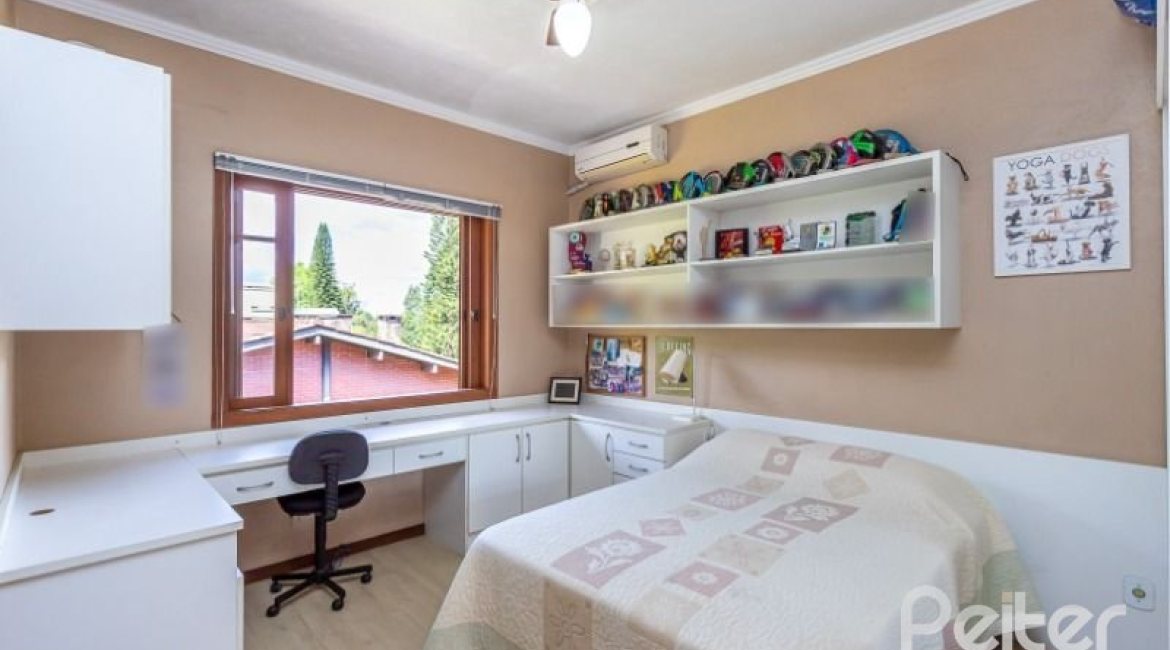 Casa em Condomínio à venda com 600m², 5 dormitórios, 5 suítes, 4 vagas, no bairro Cavalhada em Porto Alegre