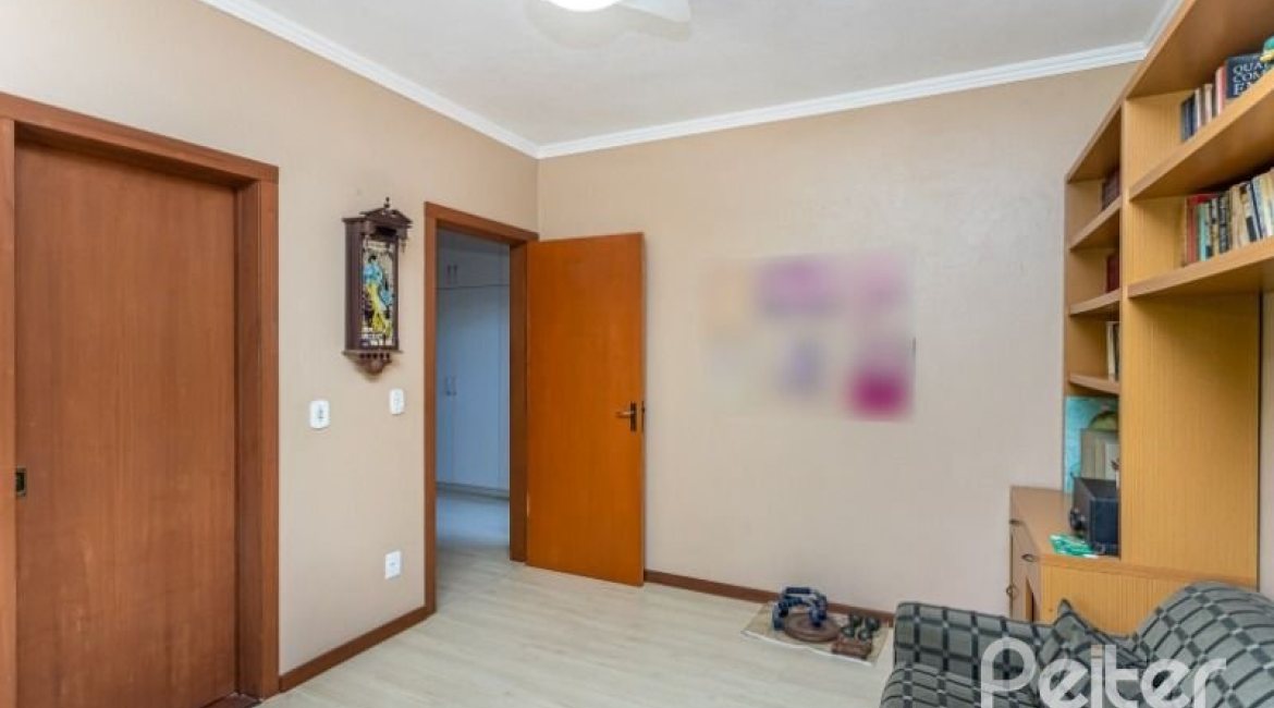 Casa em Condomínio à venda com 600m², 5 dormitórios, 5 suítes, 4 vagas, no bairro Cavalhada em Porto Alegre