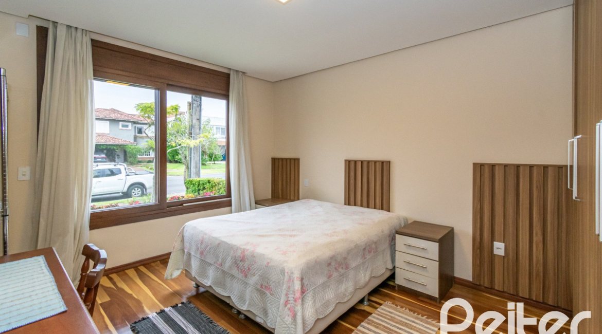 Casa em Condomínio à venda com 226m², 4 dormitórios, 4 suítes, 4 vagas, no bairro Terra Ville em PORTO ALEGRE