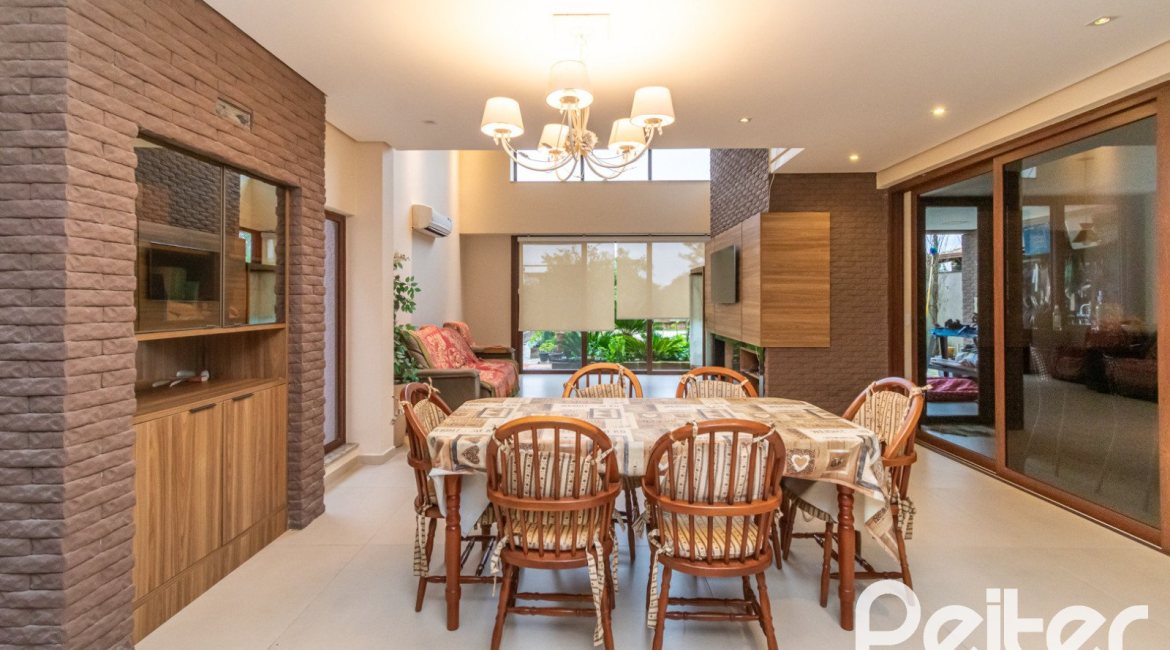 Casa em Condomínio à venda com 226m², 4 dormitórios, 4 suítes, 4 vagas, no bairro Terra Ville em PORTO ALEGRE