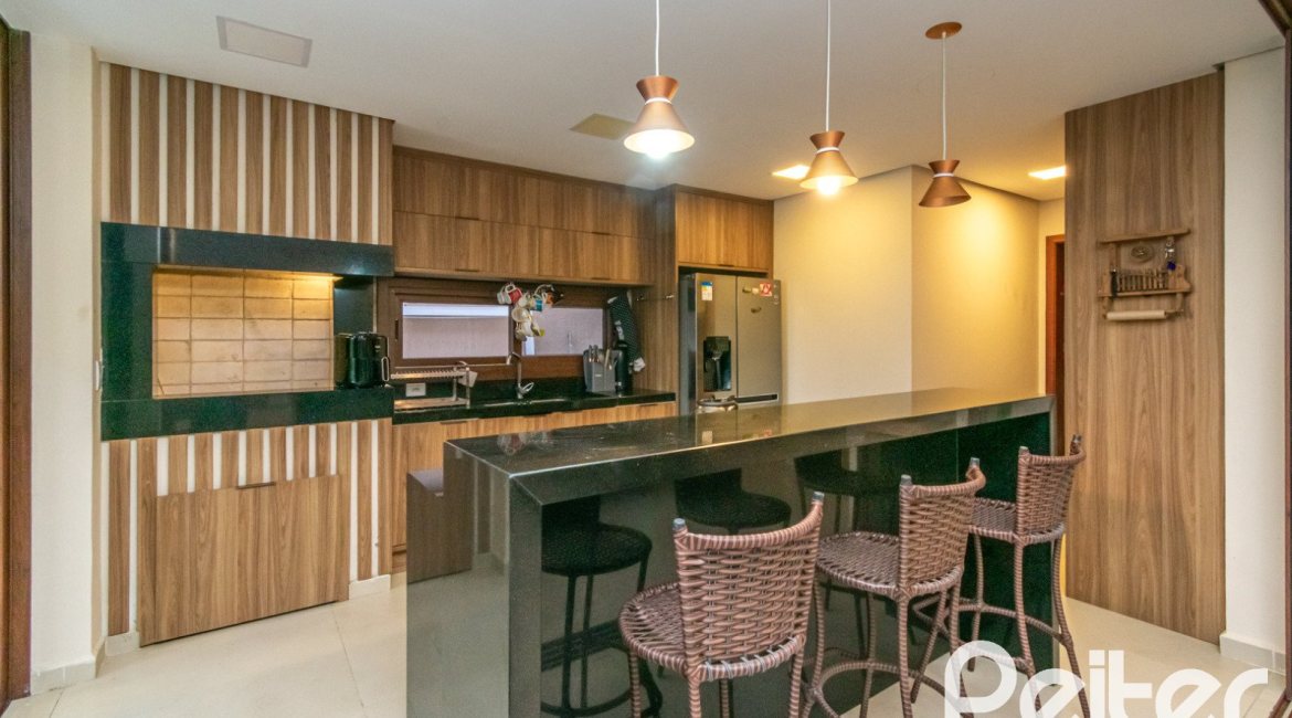 Casa em Condomínio à venda com 226m², 4 dormitórios, 4 suítes, 4 vagas, no bairro Terra Ville em PORTO ALEGRE