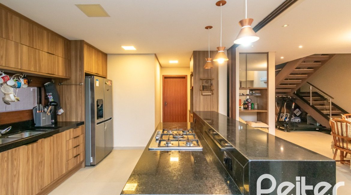 Casa em Condomínio à venda com 226m², 4 dormitórios, 4 suítes, 4 vagas, no bairro Terra Ville em PORTO ALEGRE