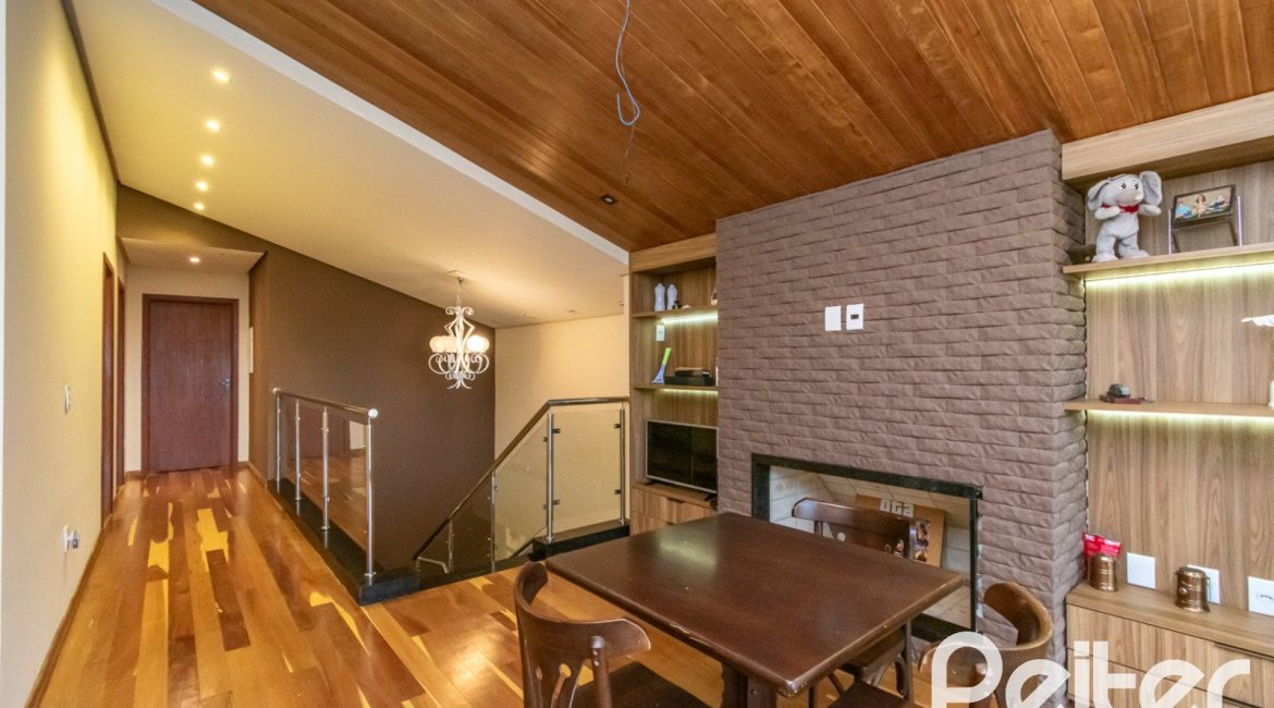 Casa em Condomínio à venda com 226m², 4 dormitórios, 4 suítes, 4 vagas, no bairro Terra Ville em PORTO ALEGRE