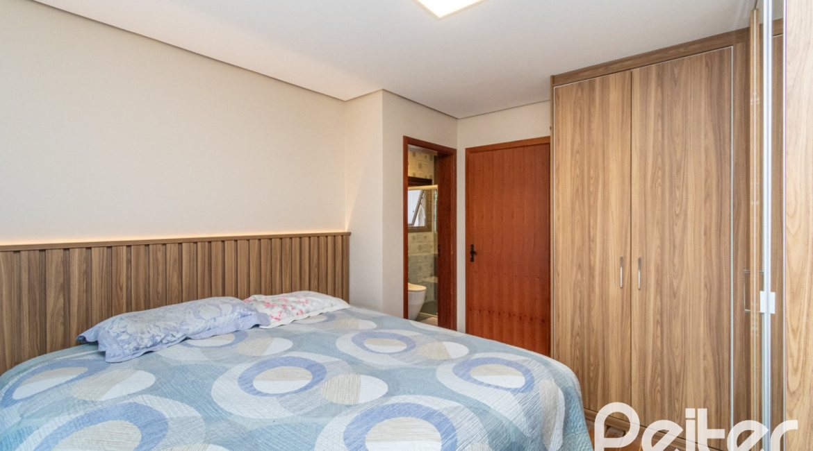 Casa em Condomínio à venda com 226m², 4 dormitórios, 4 suítes, 4 vagas, no bairro Terra Ville em PORTO ALEGRE