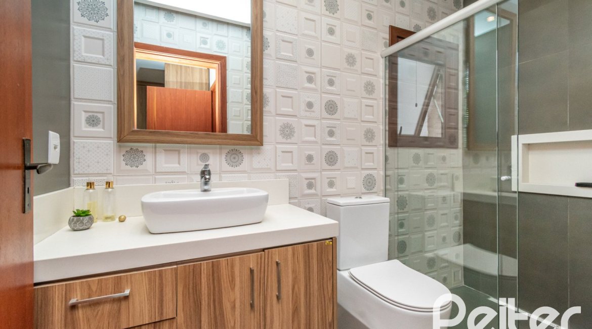 Casa em Condomínio à venda com 226m², 4 dormitórios, 4 suítes, 4 vagas, no bairro Terra Ville em PORTO ALEGRE