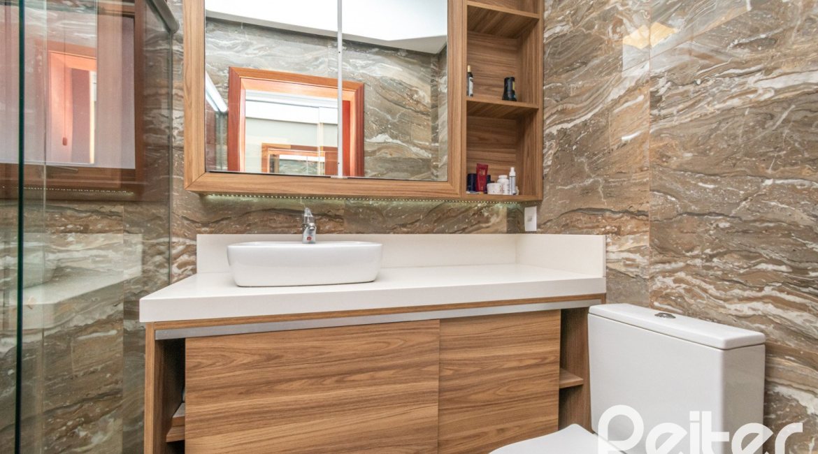 Casa em Condomínio à venda com 226m², 4 dormitórios, 4 suítes, 4 vagas, no bairro Terra Ville em PORTO ALEGRE