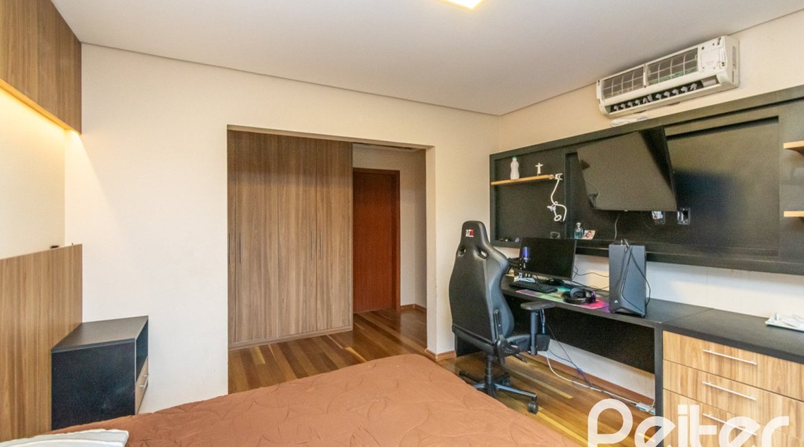 Casa em Condomínio à venda com 226m², 4 dormitórios, 4 suítes, 4 vagas, no bairro Terra Ville em PORTO ALEGRE
