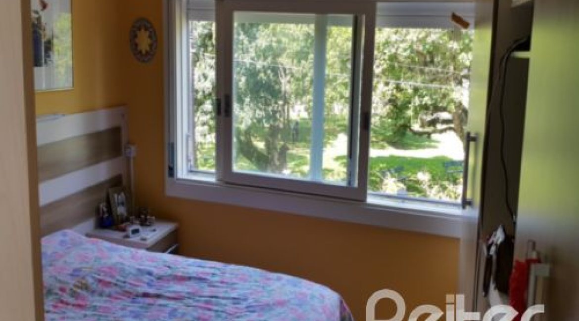 Casa à venda com 428m², 5 dormitórios, 4 suítes, 8 vagas, no bairro Vila Assunção em Porto Alegre