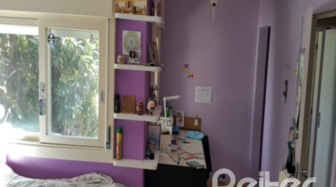 Casa à venda com 428m², 5 dormitórios, 4 suítes, 8 vagas, no bairro Vila Assunção em Porto Alegre