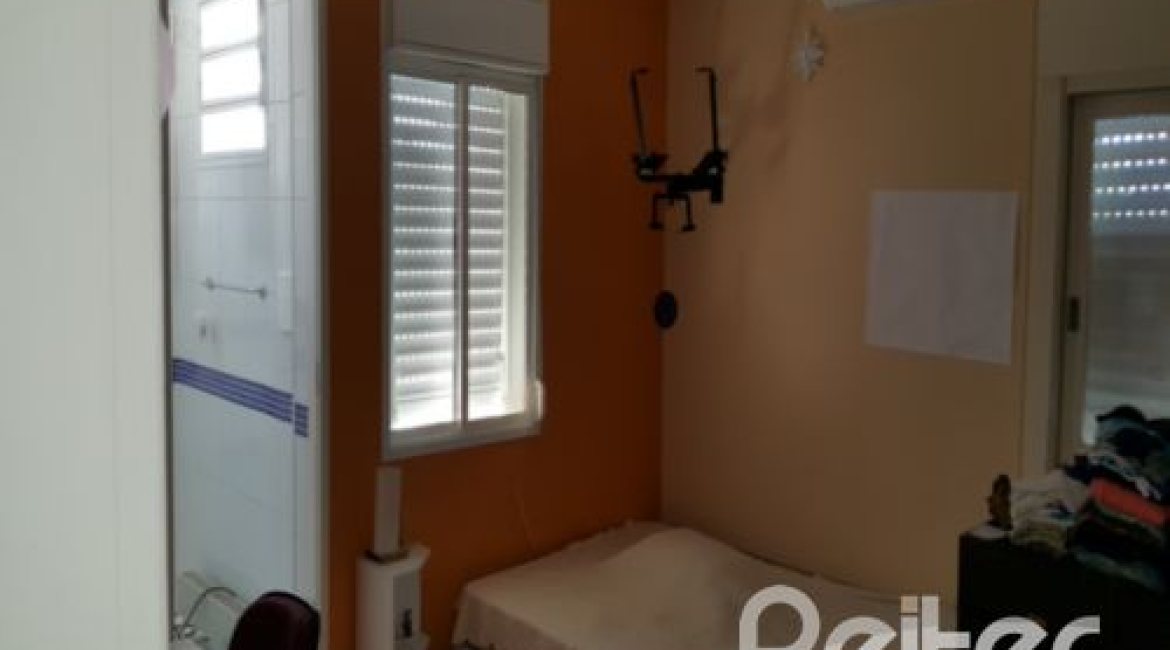 Casa à venda com 428m², 5 dormitórios, 4 suítes, 8 vagas, no bairro Vila Assunção em Porto Alegre